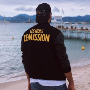 Jean-Baptiste Toussaint Instagram - Se balader avec ce blouson c’est comme se balader avec un chiot. Mêmes effets.

📸 @hypothetique