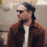 Jean-Baptiste Toussaint Instagram - Même si je pense être plus à l’aise derrière un appareil que devant j’aime beaucoup ces photos argentiques prises par la talentueuse @isariert .