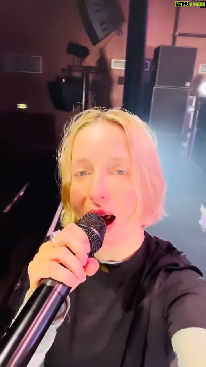 Jeanne Added Instagram - J’aime faire des concerts. C’est la vérité. By Your Side on the road 4ever please. ❤️ La Coopérative de Mai