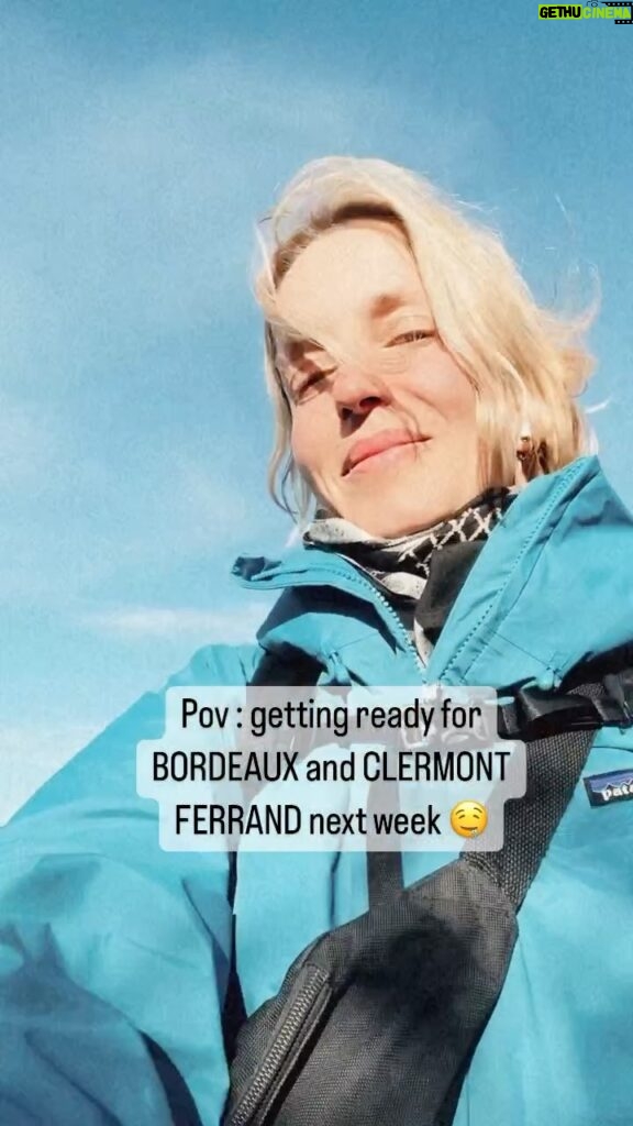 Jeanne Added Instagram - Days off dans le Finistère, gare, BORDEAUX, CLERMONT FERRAND, je vais être en forme next week 🤤🤤 Love to you all, HAVE FUN, et VENEZ AUX CONCERTS ❤‍🔥 Le feu ❤