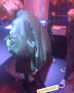 Jeanne Added Instagram - HAPPY ME 🥰🥰
Merci Nantes @stereolux_scopitone tant de vous et tant de joie 💖 merci Bourg en bresse @latannerie01 si proche et si suant, mille merci MERCIIIII 🫶🏼🫶🏼🫶🏼
1/ Nantes émotion 2/ @joranthebody 3/ explication de dessin collectif par @geagea_verse 🪥, et portrait by @nael_kaced 4/ de la propreté du réglage et de la batterie 5/ after show @marcelo.daluz 💘