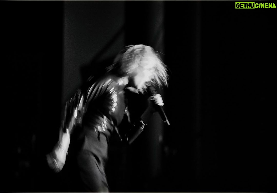 Jeanne Added Instagram - ON TOUR EVERYWHERE 🖤 merci @ben.pii pour les photos 🖤