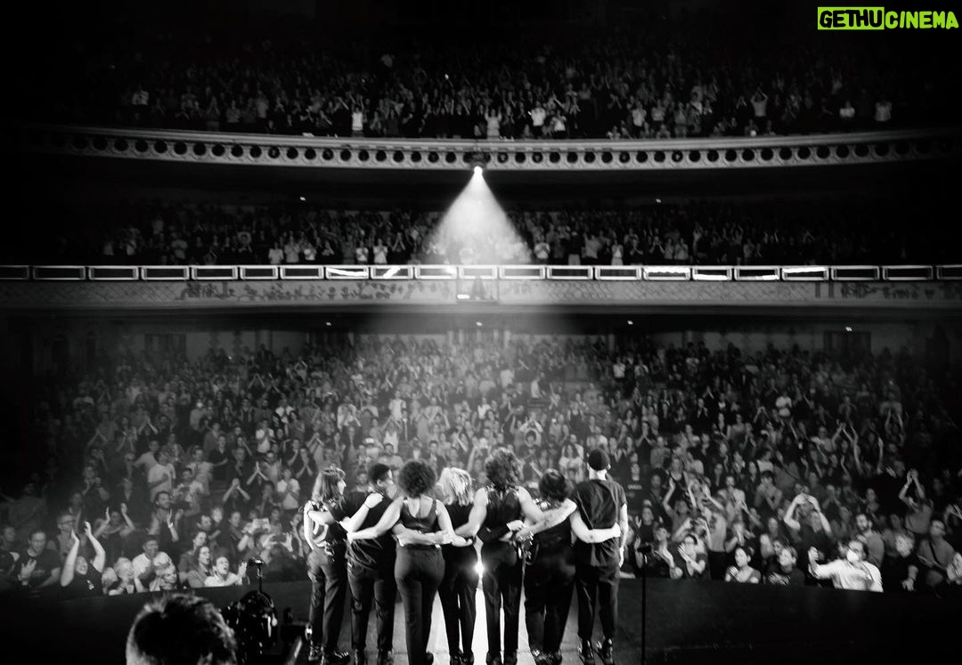 Jeanne Added - 2K Likes - Paris quelle grandeur, quelle intensité, MERCI MERCI MERCI 🥹🥹🥹Je me souviendrai de cette entrée sur la scène du Grand Rex 4ever 💜Merci d’avoir été là si nombreux.ses, on vous retrouve bientôt partout et dès ce soir au Havre, merci à toute mon équipe de feu. C’est que le début, à tout de suite 🔥🖤🔥🖤🔥 (📷 @ben.pii the mighty ❤️)