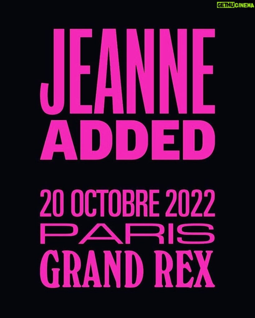 Jeanne Added Instagram - BY YOUR SIDE tender love ❤️ Le Grand Rex Paris