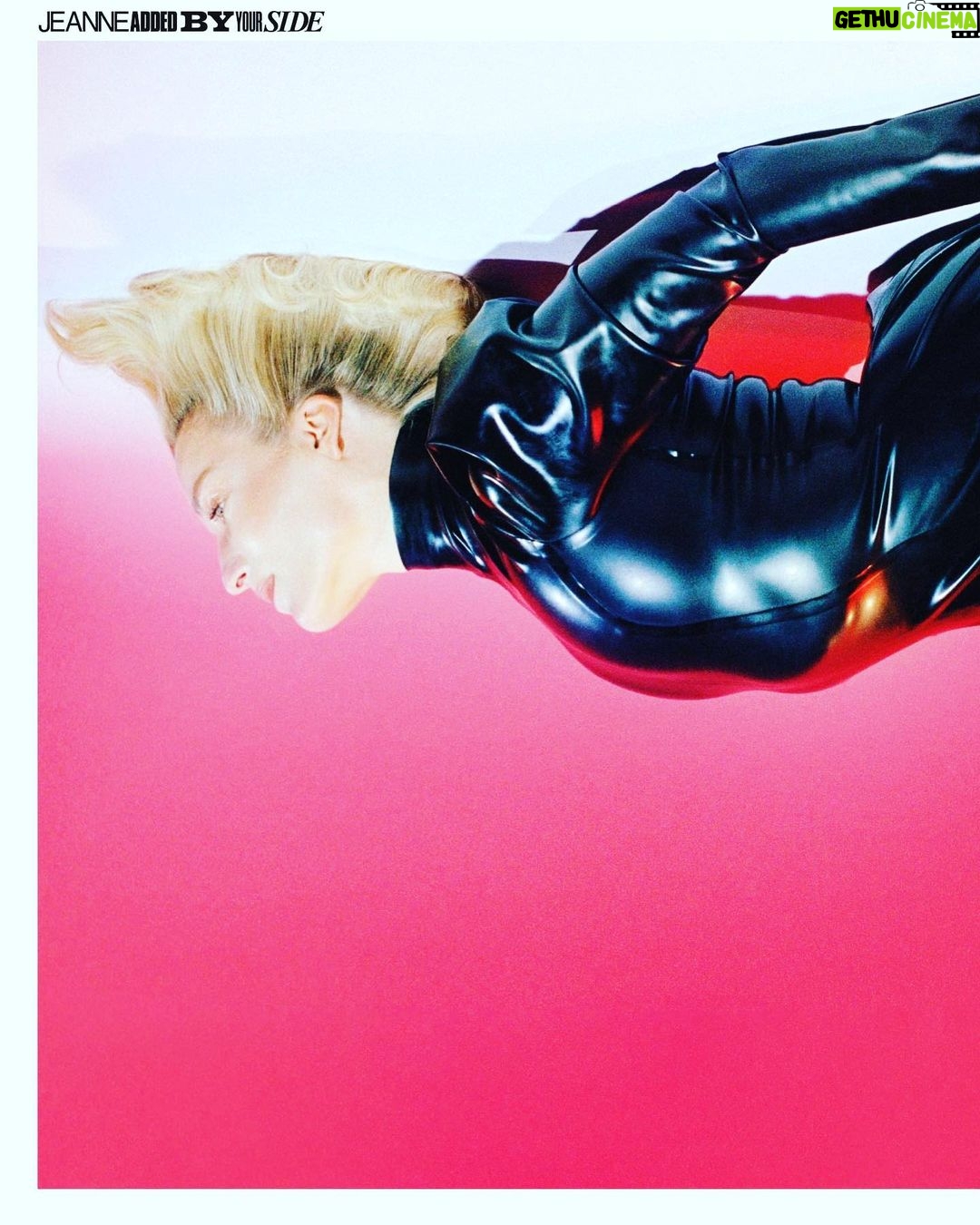 Jeanne Added Instagram - BY YOUR SIDE tender love ❤️ Le Grand Rex Paris