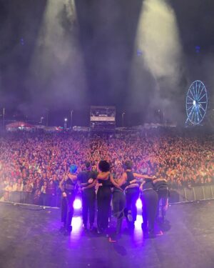 Jeanne Added Instagram - Post de nuit pour week-end bien rempli. Merci tout le monde, vraiment. Les @nuitsdefourviere de feu, Sinead o’Connor 4ever, @festivallesescales de Saint Nazaire incomparable de présence et de partage, ma team always et @melleschveux pour la vidéo parfaite👌🏼💖 Jamais blasée. Finalement impossible. Toujours cueillie. Toujours conquise. Lucky me. 🌹