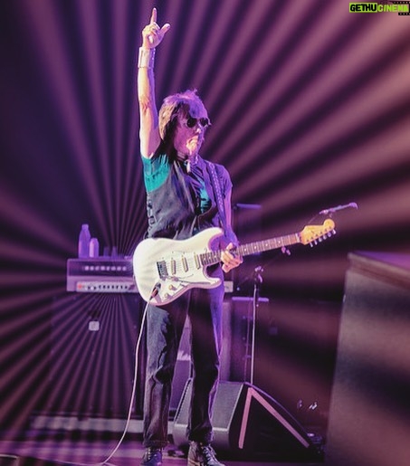Jeff Beck Instagram - Awesome end to an even better tour. Thank you to all who rocked with me, you’re all INCREDIBLE fans!! Photo: Jim Belmont #fanappreciation #JeffBeck #JeffBeckLive