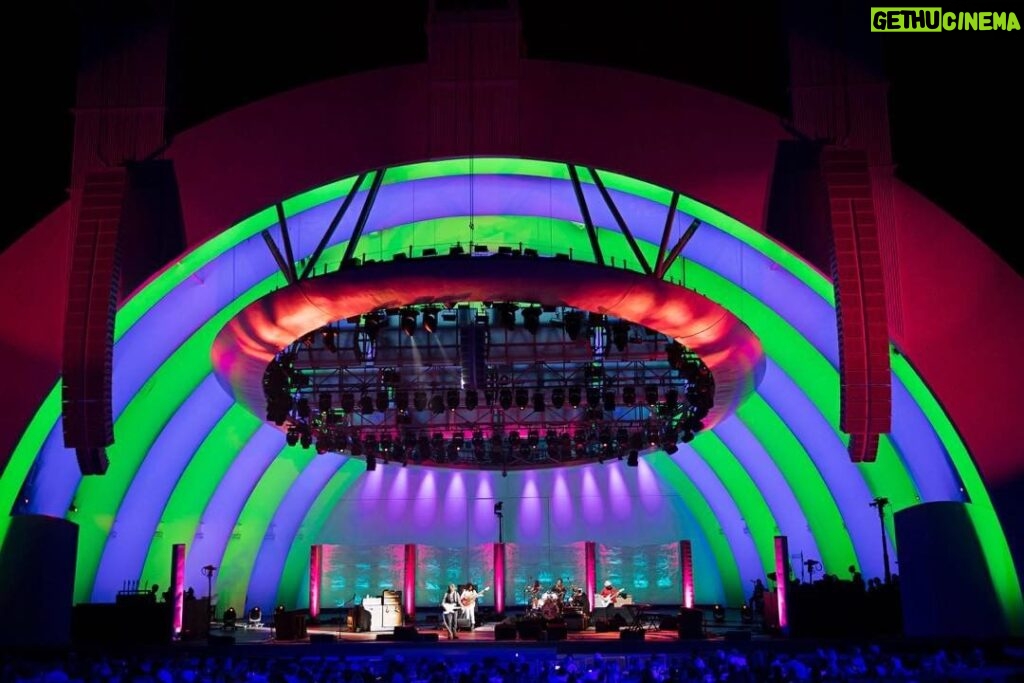 Jeff Beck Instagram - Beautiful evening at the Hollywood Bowl! Photo by Ross Halfin