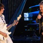 Jeff Beck Instagram – A perfect shot from Jeff Beck and Rod Stewart’s reunion set at the @hollywoodbowl
📸: @aroodphoto Hollywood Bowl
