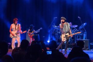 Jeff Beck Instagram - A couple shots from last night’s show in Kansas City at @uptowntheaterkc with special guest Johnny Depp!
📸: @drewstawinphotography