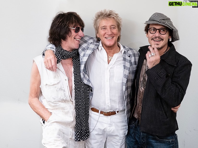 Jeff Beck Instagram - More shots from the @hollywoodbowl show, including a backstage shot of Jeff, @sirrodstewart, and Johnny Depp! 📸: @rosshalfin Hollywood Bowl