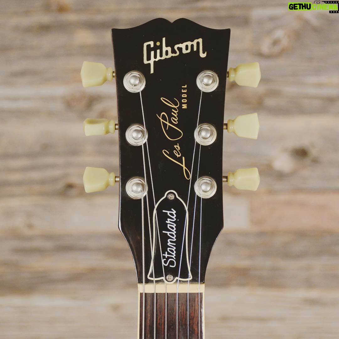 Jeff Beck Instagram - Gibson Les Paul ’54 Oxblood #Gibson #LesPaul #oxblood #guitar #guitarsofinstagram