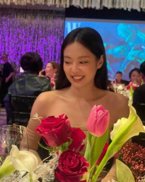 Jennie Kim Instagram - W