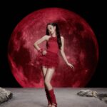 Jennie Kim Instagram – 드디어 세상에 공개된 유앤미 🌕🌖🌗🌘🌒🌓🌔 도와주신 모든 분들께 너무 감사드립니다 💛 Performance video by @hanbago_