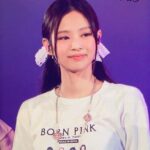 Jennie Kim Instagram - 블링크가 남겨준 마지막 콘서트의 내 모습📷 서울에서 이렇게 우리 블링크랑 함께 마무리 할 수 있어서 너무 행복하고 마음이 뭉클해지는 날이었어요. 내가 생각할 수 있는 가장 큰 숫자만큼 고맙고 사랑해🫶