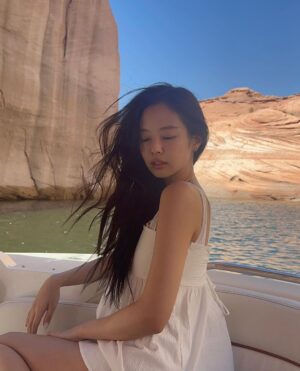 Jennie Kim Instagram - Dear Lake Powell. I shall be back 💌