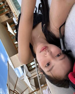 Jennie Kim Instagram - 2 weeks back 😛