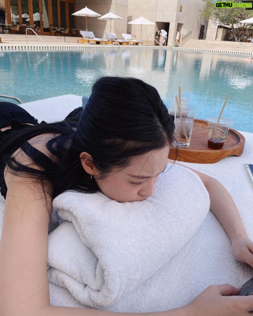 Jennie Kim Instagram - 2 weeks back 😛