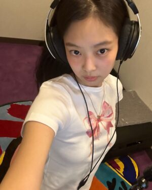 Jennie Kim Instagram - 🎀 yozum 🎀