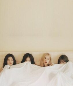 Jennie Kim Instagram - 7 Years with @blackpinkofficial 🤍 I love us I love Blackpink I love Blinks.