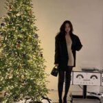 Jennie Kim Instagram - 올 한해도 너무 고마웠어요 블링크 ✨ 내년에 더 멋진 모습으로 나아가볼께요 우리 모두 건강하고 행복하자 💝 안녕 나의 2023