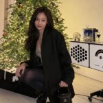 Jennie Kim Instagram - 올 한해도 너무 고마웠어요 블링크 ✨ 내년에 더 멋진 모습으로 나아가볼께요 우리 모두 건강하고 행복하자 💝 안녕 나의 2023