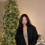 Jennie Kim Instagram - 올 한해도 너무 고마웠어요 블링크 ✨ 내년에 더 멋진 모습으로 나아가볼께요 우리 모두 건강하고 행복하자 💝 안녕 나의 2023