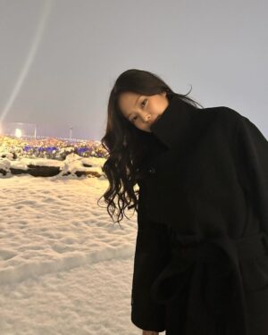 Jennie Kim Instagram - BYE 2023 🖤