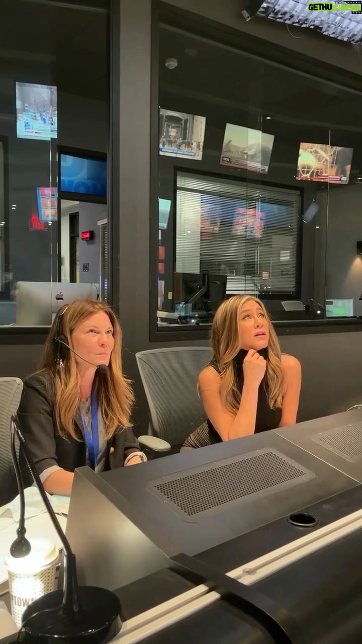 Jennifer Aniston Instagram - God are you there? It’s me Jen… live from the @themorningshow control room 👉🏼 slow news day…..😵💫 @kristin.hahn1
