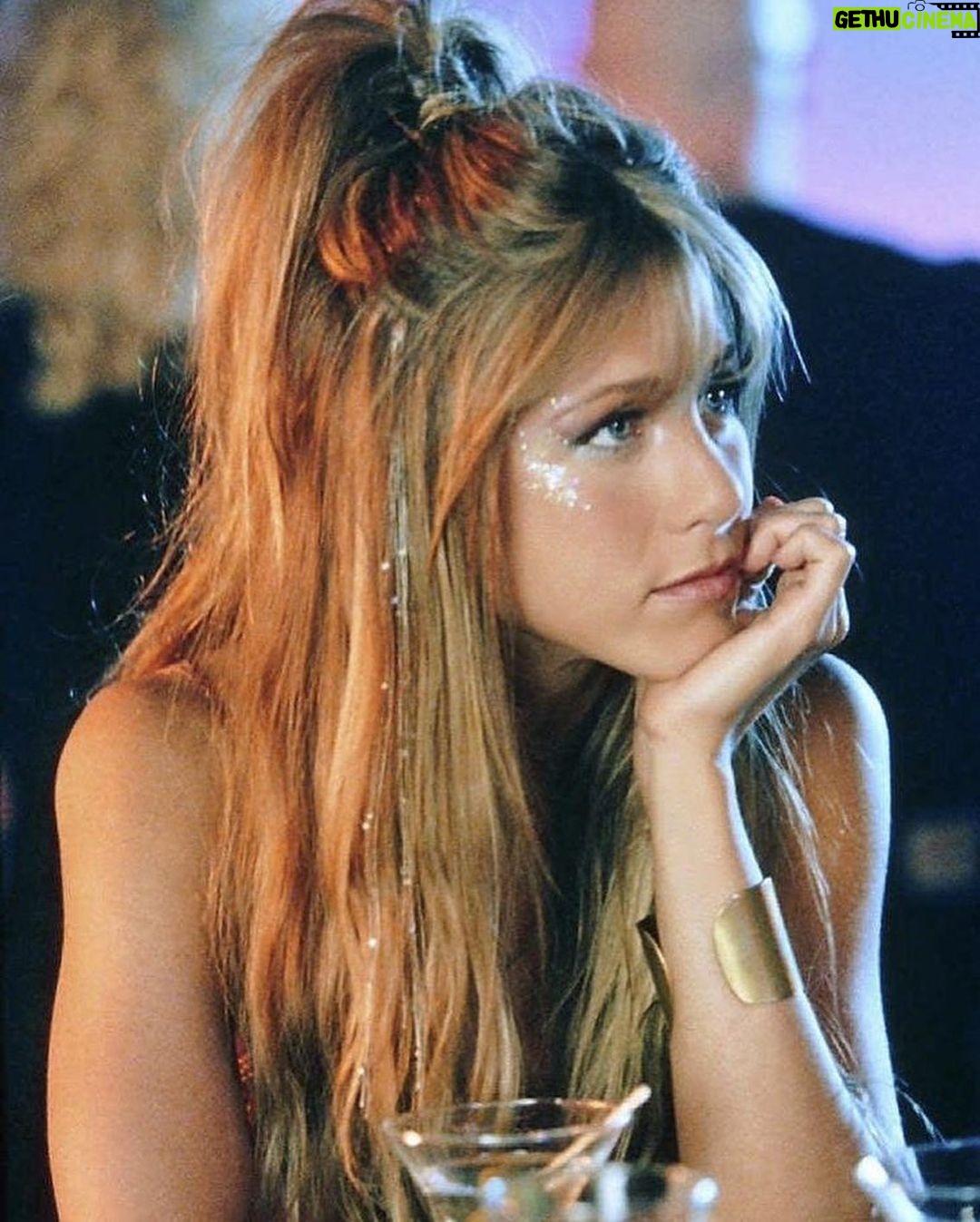 Jennifer Aniston - 5.5 Million Likes - Choose your player, hair edition…🤷🏼♀️👀@lolavie #TBT