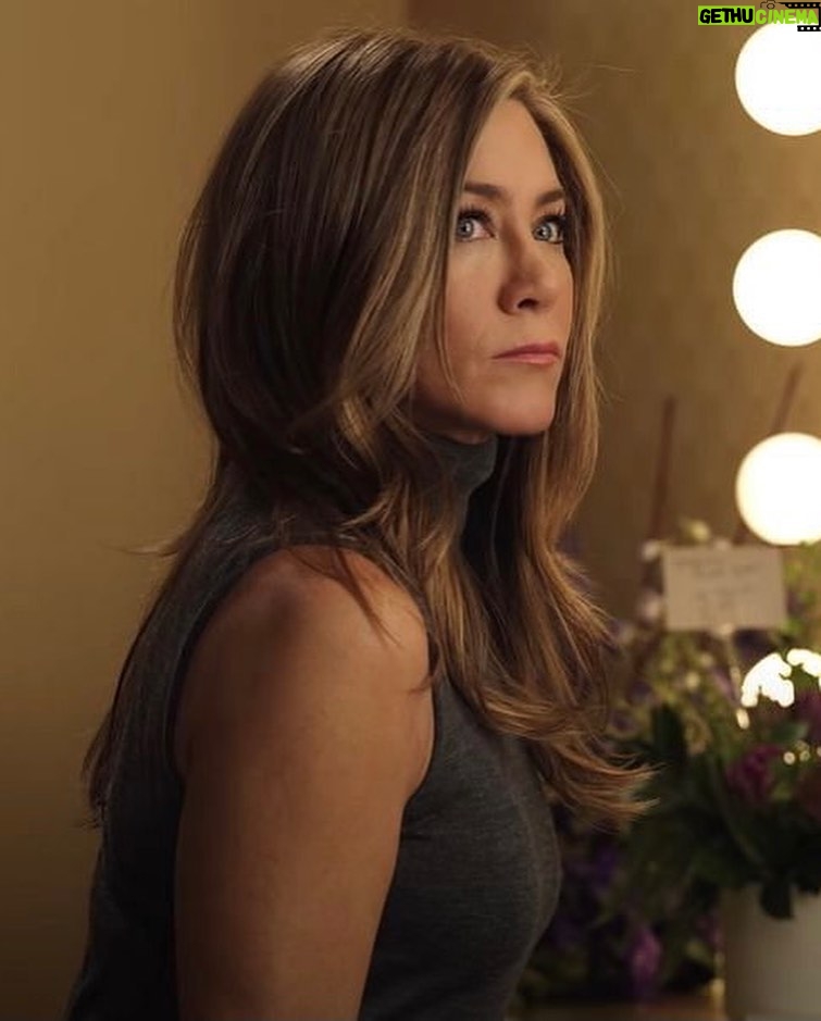 Jennifer Aniston - 5.5 Million Likes - Choose your player, hair edition…🤷🏼♀️👀@lolavie #TBT
