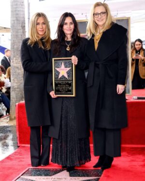 Jennifer Aniston Instagram - Very proud of our girl @courteneycoxofficial today. I love these women with literally every ounce of my heart and soul ❤️ @lisakudrow and I were on a cloud being able to celebrate her and her incredible achievements ⭐️