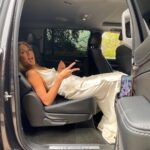 Jennifer Aniston Instagram - No wrinkles... harder than it looks! Somewhere between these two photos, my peers gave me a gift I will cherish and a night I will never forget. Thank you @sagawards, @themorningshow, and our incredible cast and crew. Let’s get back to work!