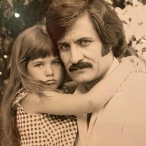 Jennifer Aniston Instagram - Christmas with one of my creators. 
Then and now #TBT
Love you, papa ❤️