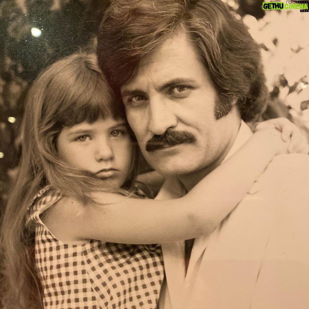 Jennifer Aniston - 5 Million Likes - Christmas with one of my creators.
Then and now #TBT
Love you, papa ❤️