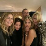 Jennifer Aniston Instagram – Lotta love in that room ☺️ Happy Holidays!