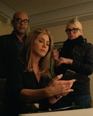 Jennifer Aniston Instagram - I swear I didn’t mean to break it... Thank you guys for the kind, glitchy welcome ❤️