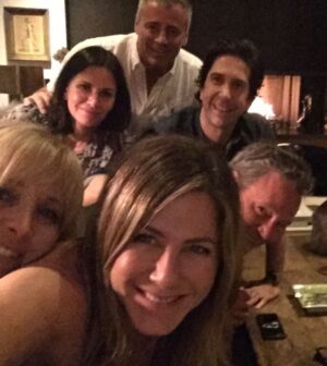 Jennifer Aniston Instagram - And now we’re Instagram FRIENDS too. HI INSTAGRAM 👋🏻