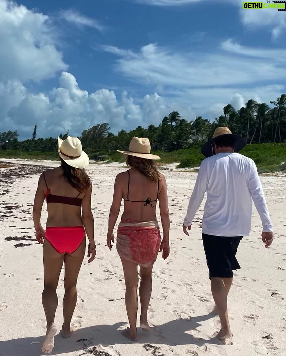 Jennifer Aniston Instagram - Take us back 🙏🏼