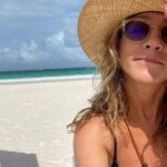 Jennifer Aniston Instagram - 👋🏼☀️❤️