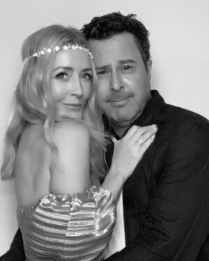 Jennifer Finnigan Instagram - Happy Birthday to my wonderful, kind, funny, patient husband, and the greatest dad. The little things are what make him happy. An afternoon Spritz (pictured here in London lol), a baseball game, a mellow day with his family, a sunset, a swim with his daughter. All the little things I sometimes take for granted, he appreciates, and so that reminds me to do the same. We love you @jonnysilverman !!!!!!! Thanks for making life so fun ❤️❤️❤️❤️❤️