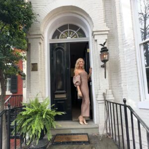 Jennifer Finnigan Instagram - A little wedding drop from our trip to #WashingtonDC ….we got fancy!! EJ was the flower girl and killed it. My back is still out from dancing with her in my 4 inch heels (ever been the parents of the *only kid at a wedding?! 🤪)….but man she had fun ❤️ Hope everyone’s summer is lovely so far!! Xx