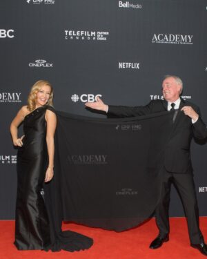 Jennifer Finnigan Instagram - What a beautiful night it was last night, to be celebrated by the @thecdnacademy for our work on @moonshineseries !!!!!! And to top it off, I had the honor of wearing the brilliant Canadian designer @daviddixoninc ‘s STUNNING gown!!!! Thank you to @eone_tv and the @thecdnacademy for such a brilliant and beautiful night with my fellow amazing cast mates!!!!!! Photos by @georgepimentel1 #madeincanada ❤️❤️❤️ 🇨🇦