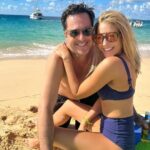 Jennifer Finnigan Instagram - One more drop from our little holiday…I know I know “Enough already Finnigan!!!” I’m even annoying myself with these pics. But it was all so blue and so warm and so gorgeous!!!! And yes that’s a damn bistro table in the ocean (and a damn Pina Colada in my hand)!!!! Also the lizard. Iguana?😳) 💙💙💙 #stmaarten #caribbean #dreamvacation Ilét Pinel, Pinel Island, French West India