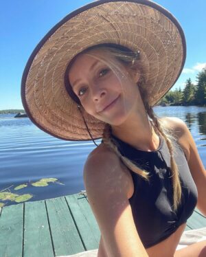 Jennifer Finnigan Instagram - Last days of summer in #novascotia #lakelife #canada 🇨🇦❤️