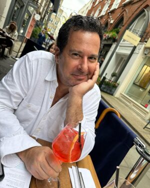 Jennifer Finnigan Instagram - Happy Birthday to my wonderful, kind, funny, patient husband, and the greatest dad. The little things are what make him happy. An afternoon Spritz (pictured here in London lol), a baseball game, a mellow day with his family, a sunset, a swim with his daughter. All the little things I sometimes take for granted, he appreciates, and so that reminds me to do the same. We love you @jonnysilverman !!!!!!! Thanks for making life so fun ❤️❤️❤️❤️❤️