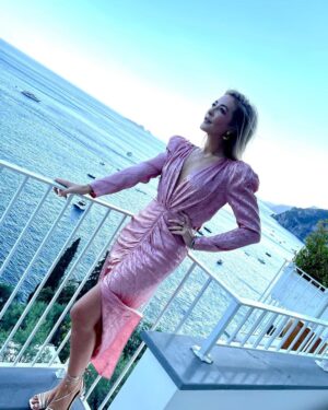 Jennifer Finnigan Instagram - Ohhhhh Positano…..heavenly Positano 💙 #positano #amalficoast #italy #iloveitaly