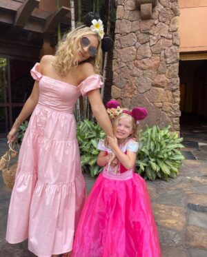 Jennifer Finnigan Instagram - Happy Mother’s Day, amazing, hardworking, loving Mammas. Basking in gratitude that this crazy kid chose me to be her mom. She teaches me so much on the daily. It’s never easy, she’s what I’ve discovered is called a “Spirited Child” (which should be in the every day parent vernacular!). But it’s the difficulties that make it rewarding, as cliche as that may sound. Her exuberance, her sharp perception, her Uber sensitivity, her rapid-fire mood swings, her empathy, her obsessions….she hears everything louder, feels everything more, and her heart is as big as the sea. Never change, my little wonder. I’ll do everything in my power to help navigate you through this journey to adulthood, with love and humor and patience (well…this one runs out occasionally ;). You’re going to move mountains. #happymothersday #mygirl 💕💕💝💝