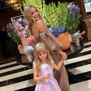 Jennifer Finnigan Instagram - A little wedding drop from our trip to #WashingtonDC ….we got fancy!! EJ was the flower girl and killed it. My back is still out from dancing with her in my 4 inch heels (ever been the parents of the *only kid at a wedding?! 🤪)….but man she had fun ❤️ Hope everyone’s summer is lovely so far!! Xx