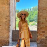 Jennifer Finnigan Instagram - Magical, World Heritage site, Urbino 💛💛💛 #latergram #urbino #marche #italy Photo props to my girls @kct_pov and @loganlaurice ❤️😘 Urbino Italy